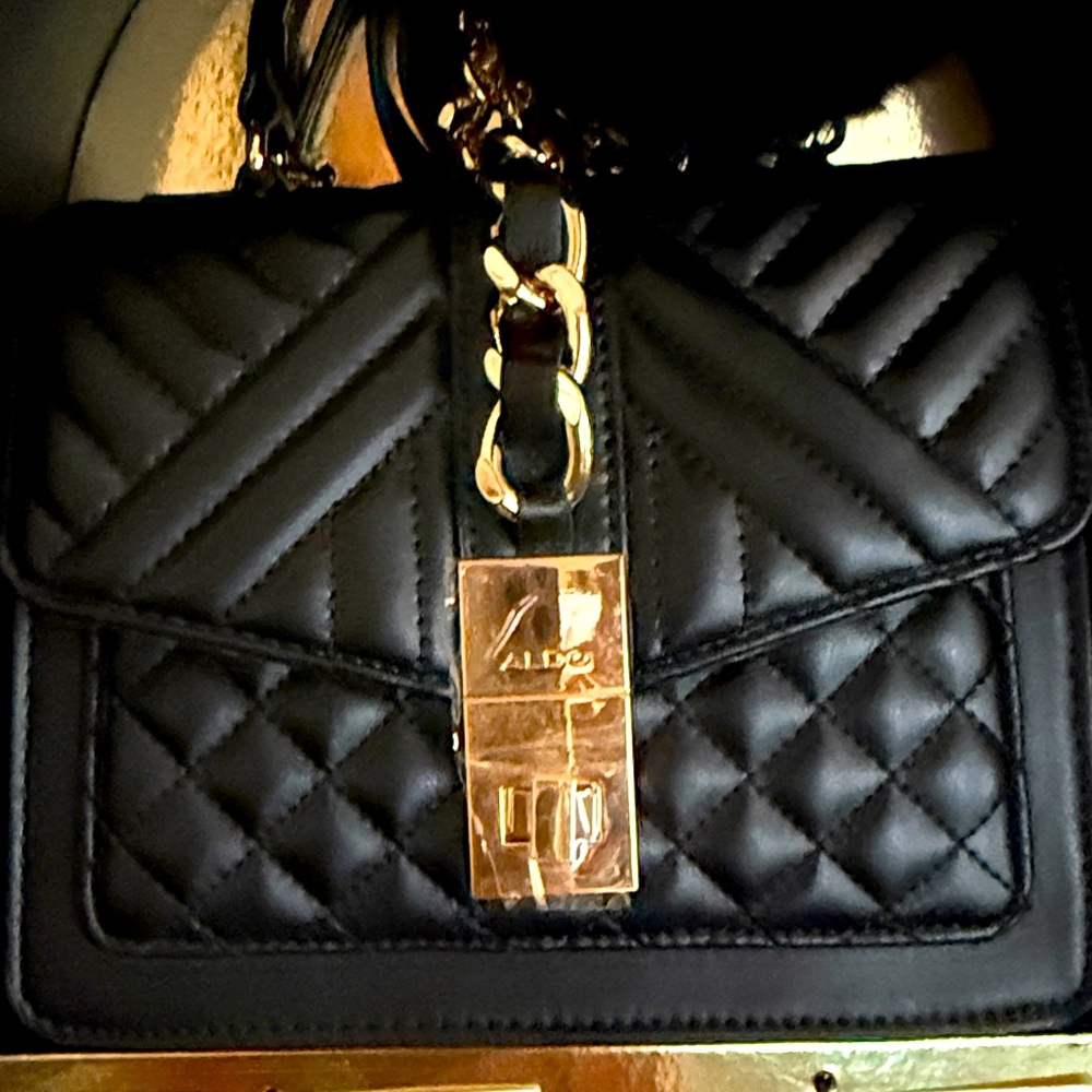 New Other Aldo Bag Black Golden accents 4 Piece Set Bracelet Hair Pins Key Chain - Picture 8 of 9